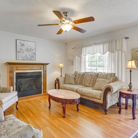 Chatham Getaway With Fireplace, Deck And Gas Grill! Exterior foto