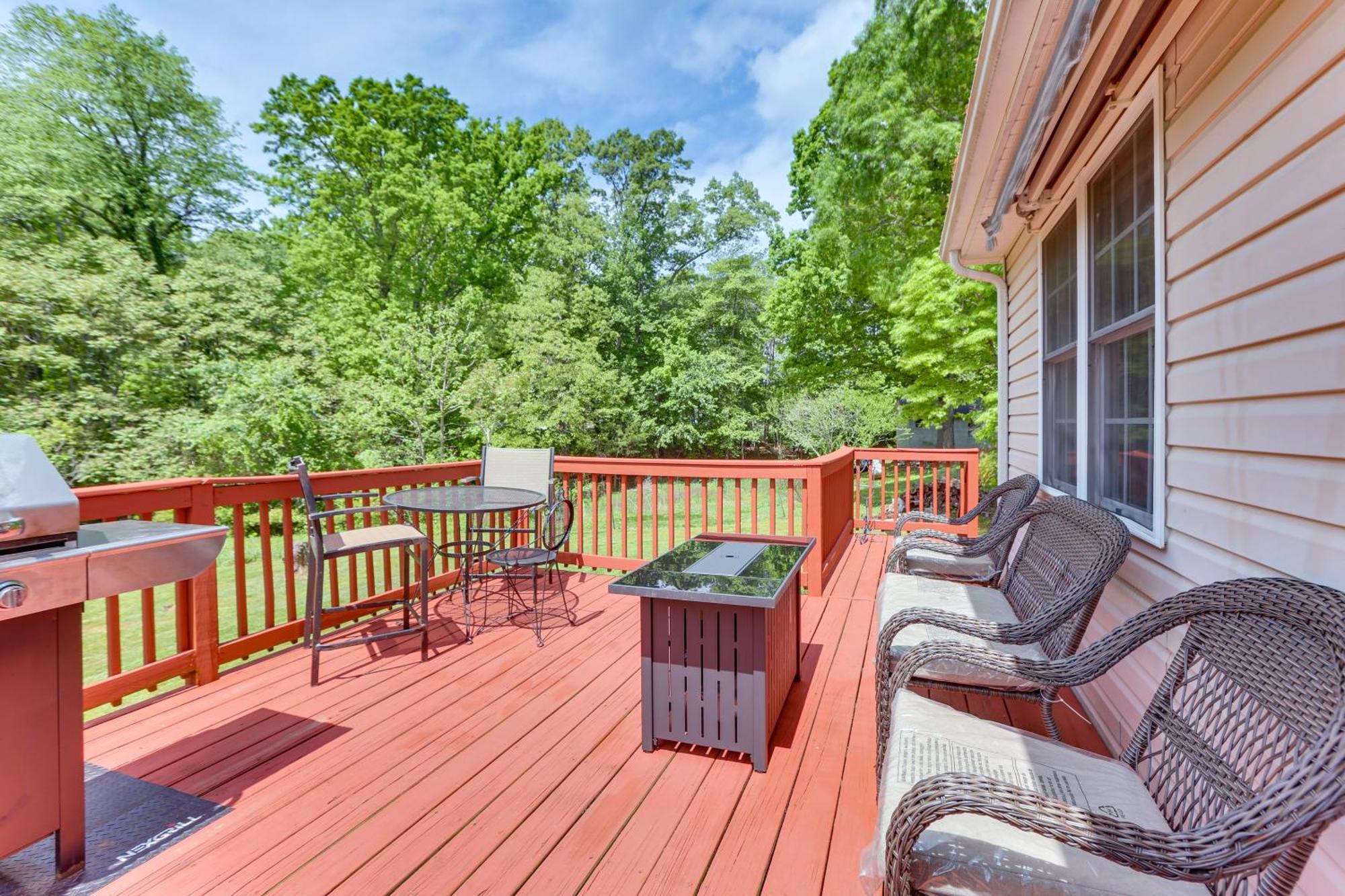 Chatham Getaway With Fireplace, Deck And Gas Grill! Exterior foto